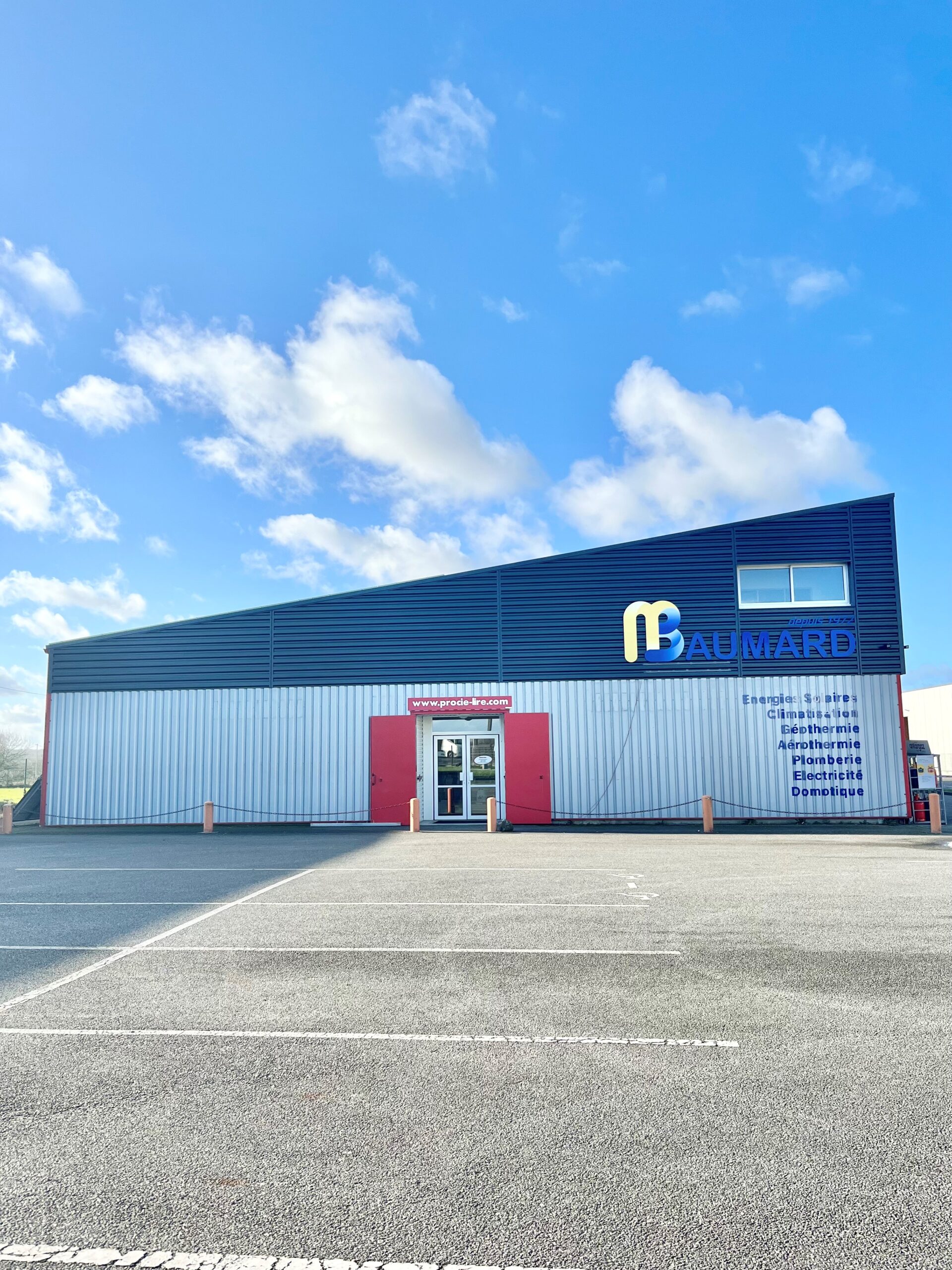 photo avec nouvelle enseigne