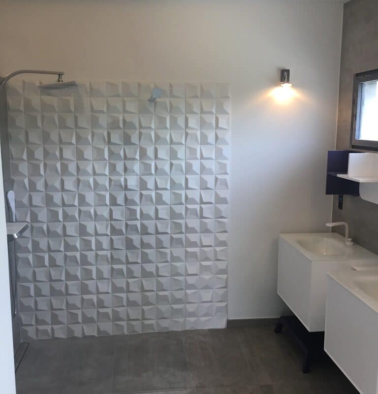 8d5fa3ca 9faf 40d1 a043 a16eaf9893c1 1 105 c